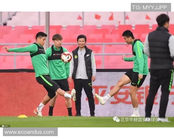 上海足球队在城市联赛积分榜上以87分稳居第一名,展现强劲实力